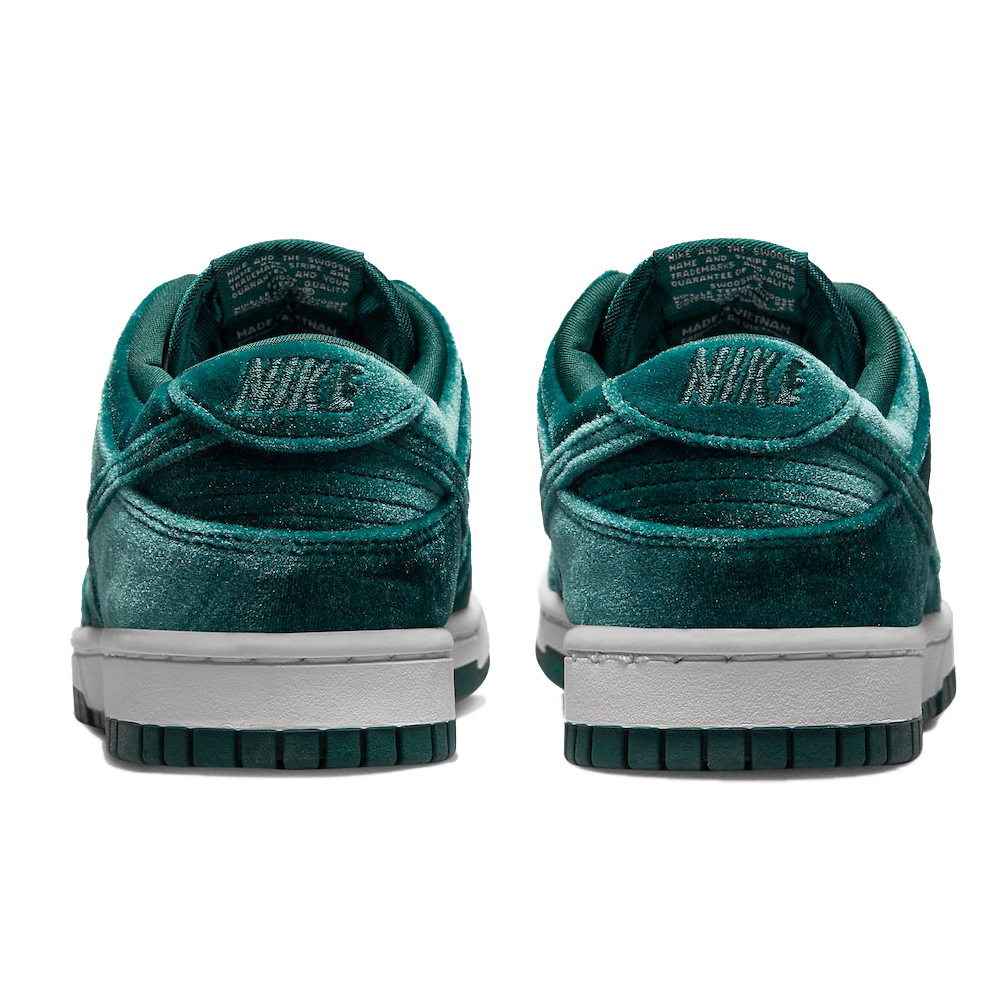 Nike Dunk Low WMNS - 'Green Velvet'